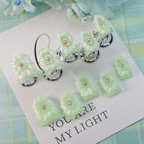 Handmade Press-On Nails Short Style Green Star Design Women Thin Invisible Fit Sweet Kawaii Aesthetic L Includes 3-piece set: nail tips, adhesive, tools