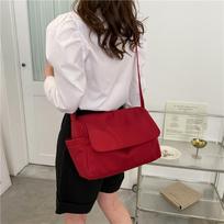 Trend casual messenger bag spring and summer new student casual versatile Oxford cloth shoulder bag outdoor sports raudona