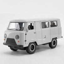 1:18 Rusija UAZ Furgonas Lydinio Automobilio Žaislas Metaliniai Modeliai Guminės Padangos Automobiliai 5 Durys Atidaromos Transporto priemonės Draugo Gimtadieniui Kolekcijai Dovanai balta