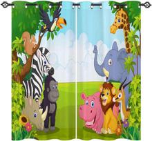 Paruoštos užtemdančios užuolaidos 2 vnt. 160x132 cm Animacinių filmukų gyvūnų raštas — vaikiškos užuolaidos, safari langų dekoras, užuolaidos su žiedais, vaikiška tekstilė, termoizoliacinės užuolaidos, vaiko kambario dekoras