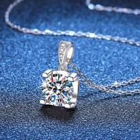 D spalva 0,5/1/2CT Briliantinis apvalaus kirpimo moissanito pakabukas moterims Laboratorijoje sukurtas deimantinis karoliai 925 sterlingų sidabro bandymas GRA 0.5ct