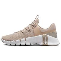 Nike Free Metcon 5 Rožiniai Oksfordo moteriški sportbačiai Diffused-Taupe Gum-Light-Brown White DV3950-600 38