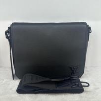 [Pre-Owned] Messenger Minimalist Design Aerogram Print Grain Calfskin Shoulder Crossbody Bag - Very Good #17WJDP7 ONE SIZE