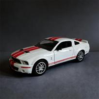 1:24 Mustang Shelby GT500 2007 Aliuminio Sportinio Automobilio Modelis Metalinis Liejinys Klasikiniai Trasos Lenktynių Transporto Priemonės Automobilio Modelis Imitacija Vaikų Dovana balta