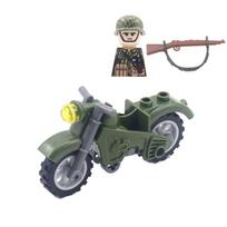 Karinio kareivio konstravimo kaladėlių figūrėlė Britų JAV Sniego kamufliažo būrys MP40 M1A1 Motociklo priedai Žaislai Dovana Plyta Z02 yellow