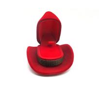 2026 Creative Cowboy Hat Shape Rings Box Velvet Jewelry Display Box Storage Case Jewelry Packaging Display raudona