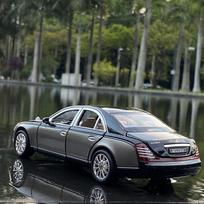 1:Gegužės 24 d. Maybach 62s S650 Klasikinis Prabangus Automobilis Lydinio Automobilio Modelis Diecasts Metaliniai Žaisliniai Transporto Priemonės Automobilio Modelio Simuliacija Kolekcija Vaikų Žaislas Dovana pilka