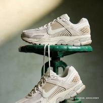 Nike Zoom Vomero 5 Men's Casual Shoes 9.5