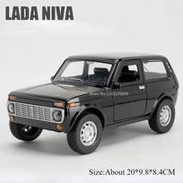 1:18 Russia UAZ Hunter LADA NIVA Alloy Models Diecast Cars Toys Doors Openend Sound Light Pull Back Vehices Giving Gifts To Boys