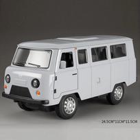Large Size 1:18 UAZ TRAVELER Car Model Toy Metal Diecast Pull Back Sound Light Models Simulation RV Decoration Boys Presents pilka