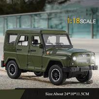 1:18 Russia UAZ Travelers Hunter Miniature Car Diecast Model Alloy Toy Sound Light Pull Back Doors Opened Models Children's Gift