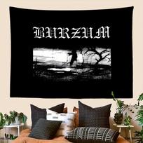 Burzum Gotikinis gobelenas - Minkštas, jaukus, puikiai tinka namų dekoravimui, suteikiantis tamsios atmosferos ir paslaptingo žavesio bet kuriam kambariui 100x150cm white