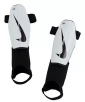 Nike Charge DX4610-100 blauzdų apsaugos