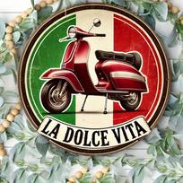 D Flat La Dolce Vita Round Aluminum Sign  Vintage ItalianThemed Decor with Red Scooter Design for Home Kitchen Garden 20x20cm(8x8inch)