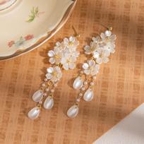 Super Fairy Flower Millet Bead Fringed Earrings Female, Retro Light Luxury Small Fresh And Fashionable Temperament Earrings