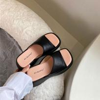 2024 Summer Women's Wedge Sandal Slippers Thick Soled Sandals Women's Slope Heel Square Toe Platform Sandals Slides Women High Heels 35 juoda