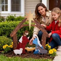 Didelė lauko Kalėdinė prakartėlė - Prakartėlės ekspozicija, Kalėdų šventosios šeimos tvartelis kiemo dekoracija Prakartėlė priekiniam kiemui Bažnyčia one size balta
