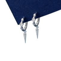 Luxury-luxurious Style Triangular Cone-shaped Ear Ring for Women, A Niche Wave-shaped Earrings with Delicate Micro-set Decoration Triangular cone