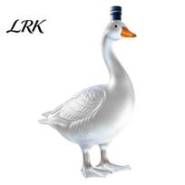 Bar Counter Decor Goose Shaped Glass Decanter, 3D Sculpted Whiskey Bottle with Stopper, 350ml Art Deco Carafe for Bourbon Wine, Home Gift Unique