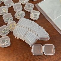 10 vnt. Skaidri plastikinė maža dėžutė Maža vaistų dėžutė Auskarų studų laikymo dėžutė Žiedo papuošalų U disko Mobiliojo telefono kortelės laikymo dėžutė Ausų kištukų dėžutė 10pcs gray