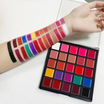 25 spalvų matinė lūpų dažų paletė: Atsparus vandeniui ir drėkinantis lūpų blizgesių rinkinys 25-color lip gloss palette, English version black