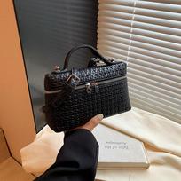 New high-end bag, embossed lunch box bag, portable shoulder crossbody trendy women's bag juoda