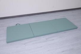 Gimnastikos čiužinys Satellite 180x60x5 cm trijų dalių - žalias