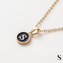 Juodo metalo angliškos raidės pakabukas Personalizuotas abėcėlės pakabukas Inicialas A-Z Vėrinys Chokerio grandinėlės Papuošalai moterims vyrams