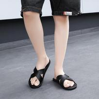 Men's Outdoor Slippers Beach Flat Flip-flop Slippers Summer Casual Slippers Indoor Home Men's Non Slip Shoes Breathable Sandals 40