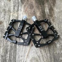 Mountain Bike Pedals - CNC Aluminum Alloy Bicycle Pedals - Platform Pedals for BMX Mountain Bike Pedal juoda