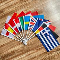 10 vnt. Europos 10 šalių vėliavėlės 14*21 cm Ispanija Prancūzija Europos nacionalinės ranka mojuojamos mažos vėliavėlės Pasaulio Europos šalių dekoras Vėliavėlė 14x21cm10pcs balta