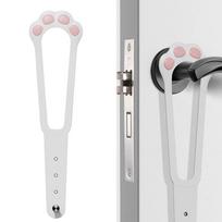 The cat leaves the door seam artifact, the puppy enters and exits bedroom freely, air-conditioned room blocks door