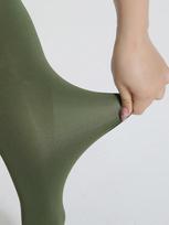 A Pair Of Women'S Oversized And Thin Skin Penetrating Pantyhose Q1-Q2 beige