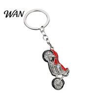Keychain Motorcycle Alloy Rhinestone Metal Key Ring Multiple Pendant Colors Cool Car Accessories for Men Women raudona