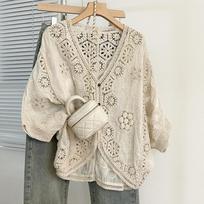 Boho nertas kardiganas - Romantiškas gėlių ir geometrinio rašto megztas užmetamas drabužis atostogoms ir kasdienai | Lengvas V formos iškirptės megztas drabuis su sagomis One Size smėlis