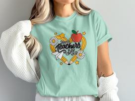 Happy Teachers Day T-Shirt | Educator Appreciation Gift | School Year Tee M