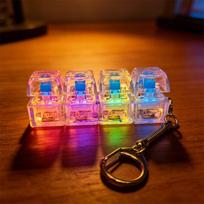 LED šviečiantis raktų pakabukas Klaviatūros spragtelėjimo mygtukas Fidget žaislas streso ir nerimo malšinimui Nešiojama stalo puošmena Dovanos