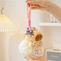 Capybara Plush Toy Keychain with Skirt - Small Backpack Accessory & Birthday Gift 13cm balta