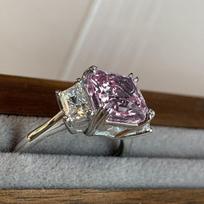 BELLA BOX Raydean Flash Comparable Ice Flower Light Powder Zircon Temperament Open Ring Female Princess Square Fashion Ring Jewelry Adjustable Opening rožinė