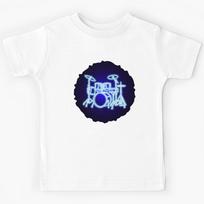 Drum kit in neon light on a brick wall background     Kids T-Shirt 140