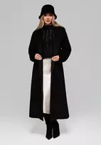 Paltas minimalistinis su nuimama liemene smėlio – elegantiškas pasirinkimas