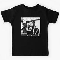 watching the road  bnw Kids T-Shirt 150