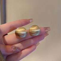 Fashionable  Round Brushed Metal Earrings For Women, Vintage, And Versatile, With A Stylish Temperament. One Size auksinė