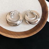 Metallic Glossy Pleated Round U-Shaped Ear Cuffs: High-End Fashion Earrings