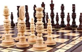 „Master of Chess Galant“ rankomis išdrožtas medinis šachmatų rinkinys, 58 x 58 cm, rankų darbo, ypač didelė šachmatų lenta ir figūrinės figūros, žalia
