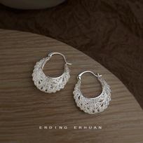 Ethnic Style Hollow Ear Cuff: Creative Aesthetic Temperament Earrings for Women