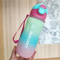 Water Bottle With Gradient Design And One Press Lid For Outdoor Travel And Students raudona