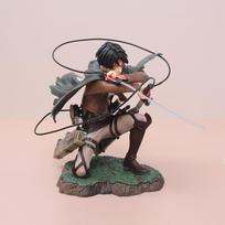 18CM Anime figūrėlė Attack On Titan Levi Ackerman Drąsos kardas Nuimamas modelis Žaislas PVC Specialus leidimas Scena Skerdynės No box