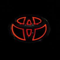 5D LED apšviečiamas automobilio ženklelis – Priekinės grotelės ir bagažinės logotipas Toyota Camry/Highlander/Yaris/Land Cruiser/Avalon – Apšvietimo rinkinys 10cmX6.8cm raudona