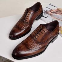 Vyriški batai Nauji didelio dydžio Brogue Carved Vyriški britų retro suvarstomi odiniai batai Krokodilo rašto odiniai batai 39 ruda